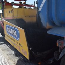 Agloisa maquinaria para colocación de asfalto